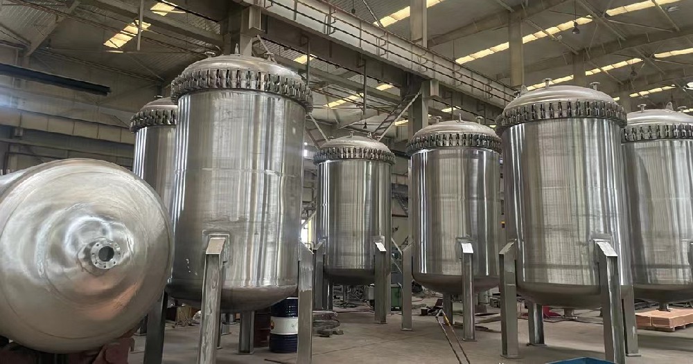 突破創(chuàng)新，走向未來(lái)